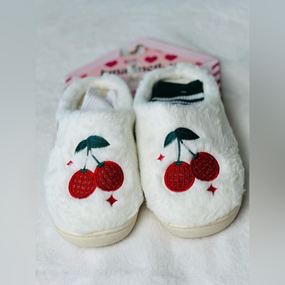 Luna Mellow Luxe Cherry Embroidered White Slippers Size Large or 8-9 - Picture 1 of 7